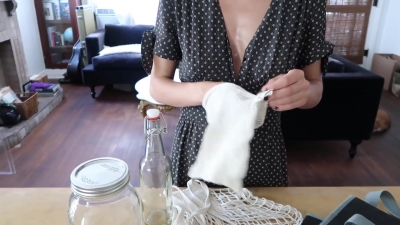 How_to_ZERO_WASTE_grocery_shop_with_Phoebe_Tonkin_282B_vegan_lunch_recipe29_0609.jpg