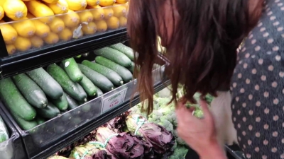 How_to_ZERO_WASTE_grocery_shop_with_Phoebe_Tonkin_282B_vegan_lunch_recipe29_1147.jpg