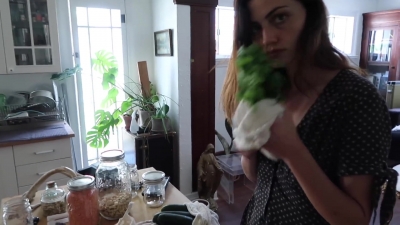 How_to_ZERO_WASTE_grocery_shop_with_Phoebe_Tonkin_282B_vegan_lunch_recipe29_1510.jpg