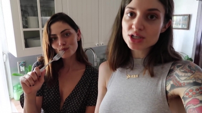 How_to_ZERO_WASTE_grocery_shop_with_Phoebe_Tonkin_282B_vegan_lunch_recipe29_1927.jpg