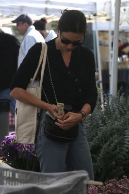 Out_at_the_Farmers_Market_in_Studio_City___284429.jpg