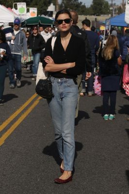 Out_at_the_Farmers_Market_in_Studio_City___285929.jpg