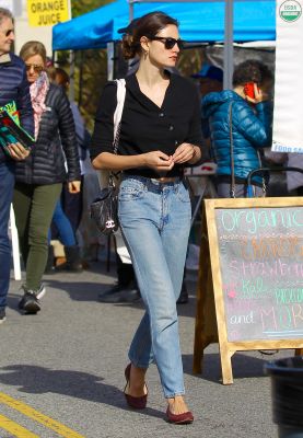 Out_at_the_Farmers_Market_in_Studio_City___286229.jpg