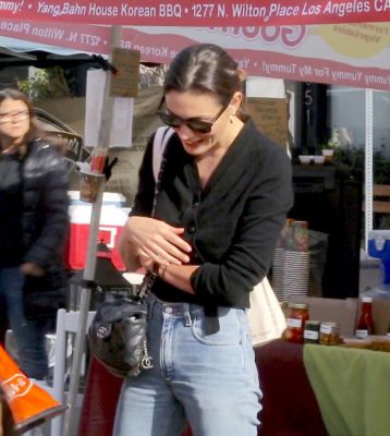Out_at_the_Farmers_Market_in_Studio_City___288229.jpg