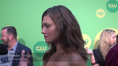 Phoebe_Tonkin_-_The_Originals_-_2013_CW_Upfronts_004.jpg