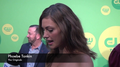 Phoebe_Tonkin_-_The_Originals_-_2013_CW_Upfronts_028.jpg