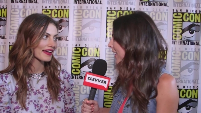 Phoebe_Tonkin_Interview__The_Originals__Interview_-_Comic_Con_2016_0404.jpg