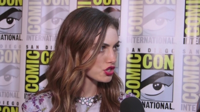 Phoebe_Tonkin_Interview__The_Originals__Interview_-_Comic_Con_2016_1330.jpg