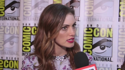 Phoebe_Tonkin_Interview__The_Originals__Interview_-_Comic_Con_2016_1567.jpg