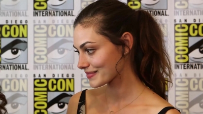 Phoebe_Tonkin__The_Originals__Teases_Hayley_s_Hybrid_Future_-_Comic-Con_2014_271.jpg
