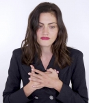 5B1920x10805D_Phoebe_Tonkin_On_Her_Boyfriend2C_Diet_And_Margot_Robbie__ELLE_Australia_196.jpg