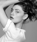 GIRLS_IN_FRAME___PHOEBE_TONKIN_270.jpg