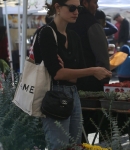 Out_at_the_Farmers_Market_in_Studio_City___284029.jpg